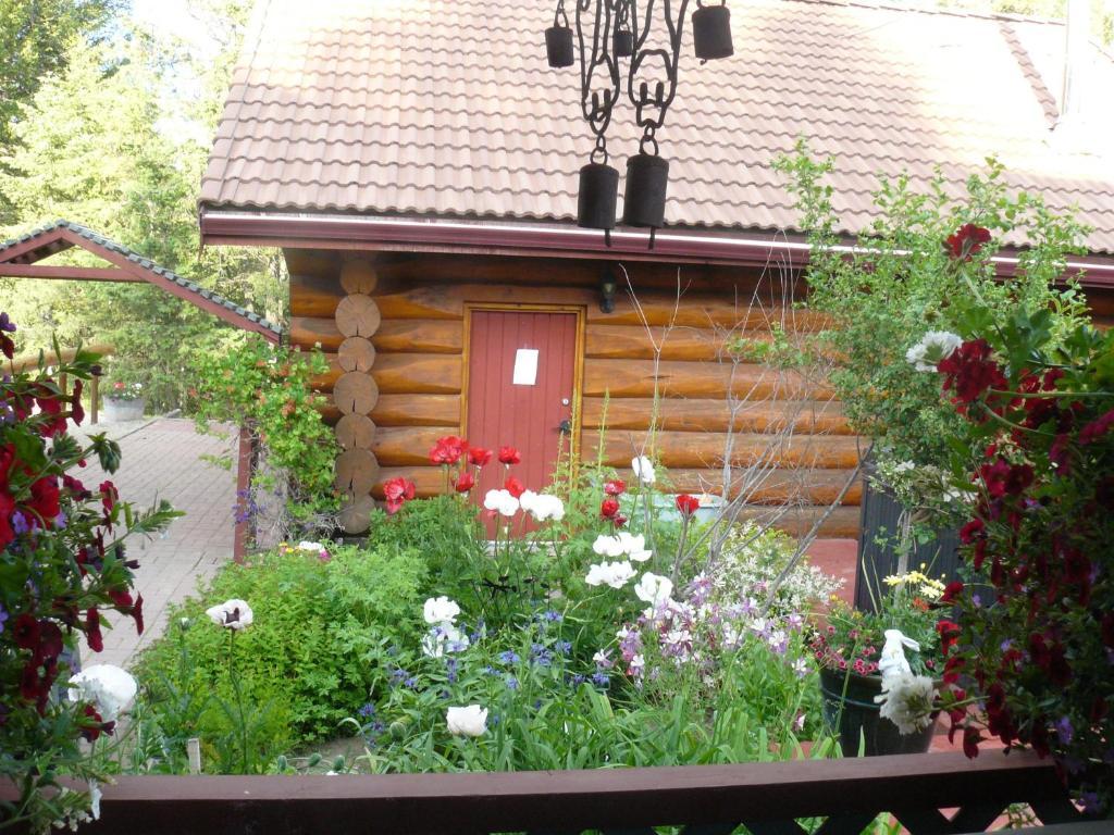 كيلوانا Hitching Post Resort الغرفة الصورة