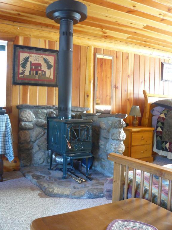كيلوانا Hitching Post Resort الغرفة الصورة