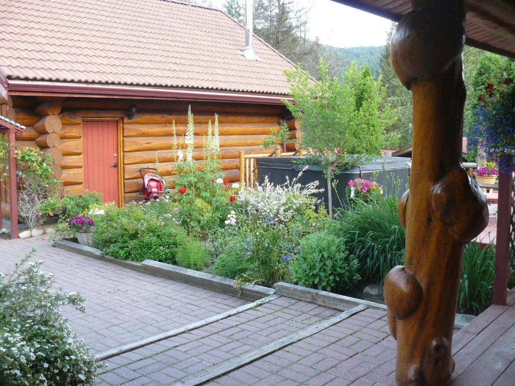 كيلوانا Hitching Post Resort الغرفة الصورة