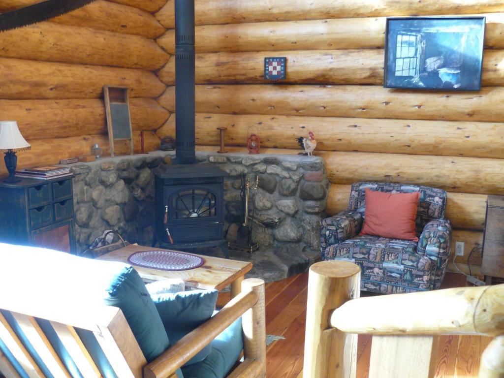 كيلوانا Hitching Post Resort الغرفة الصورة