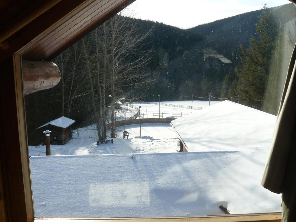 كيلوانا Hitching Post Resort الغرفة الصورة