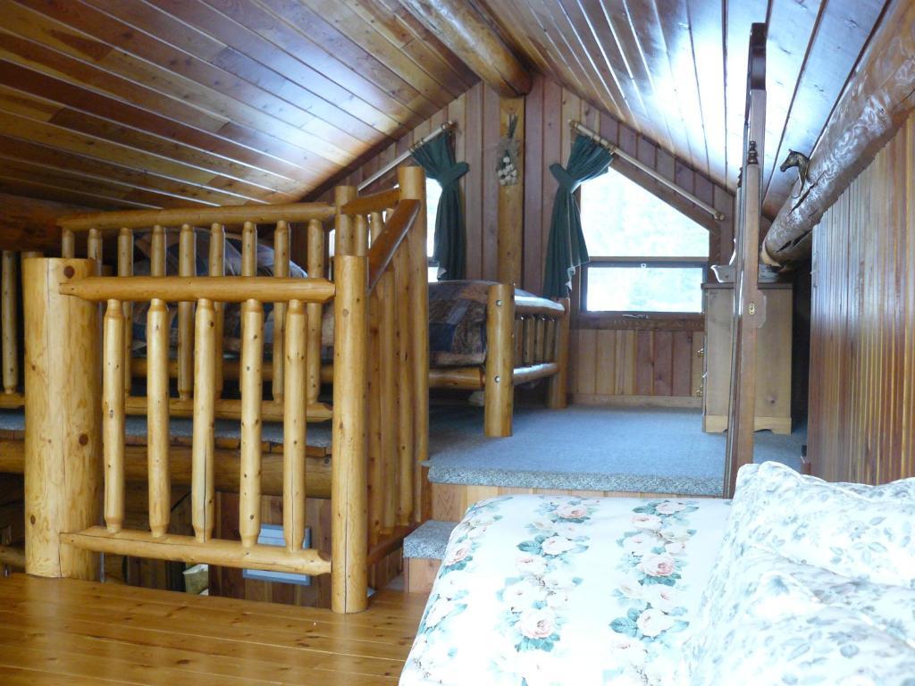 كيلوانا Hitching Post Resort الغرفة الصورة