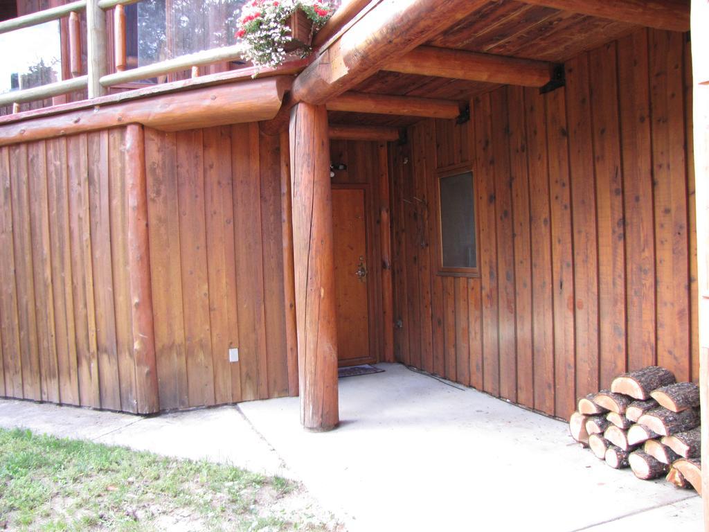 كيلوانا Hitching Post Resort المظهر الخارجي الصورة